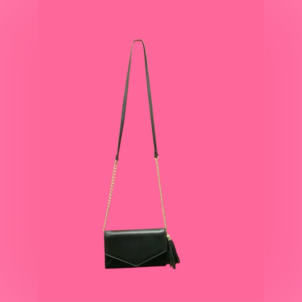 Elegant FOREVER 21 Black Crossbody Bag. NEW